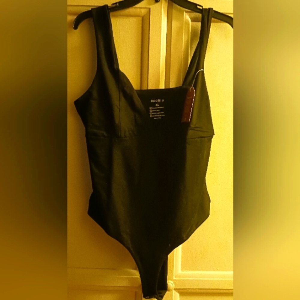 Black bodysuit by Reoria Sz XL nwt